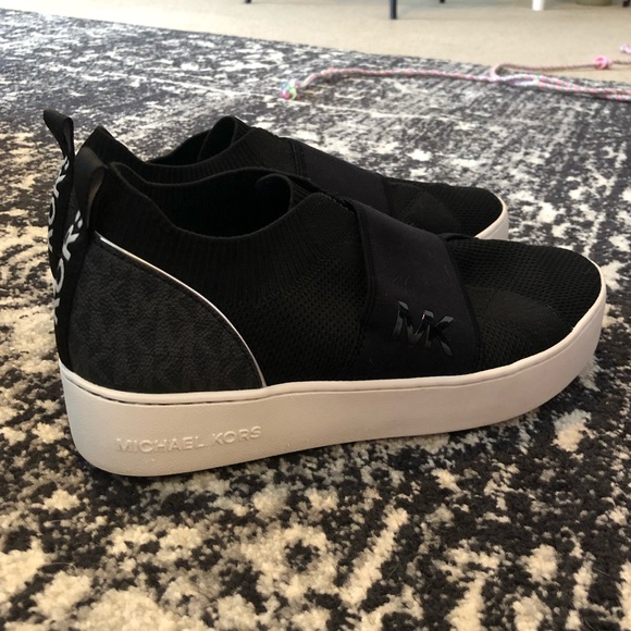 womens trainers with elastic strap